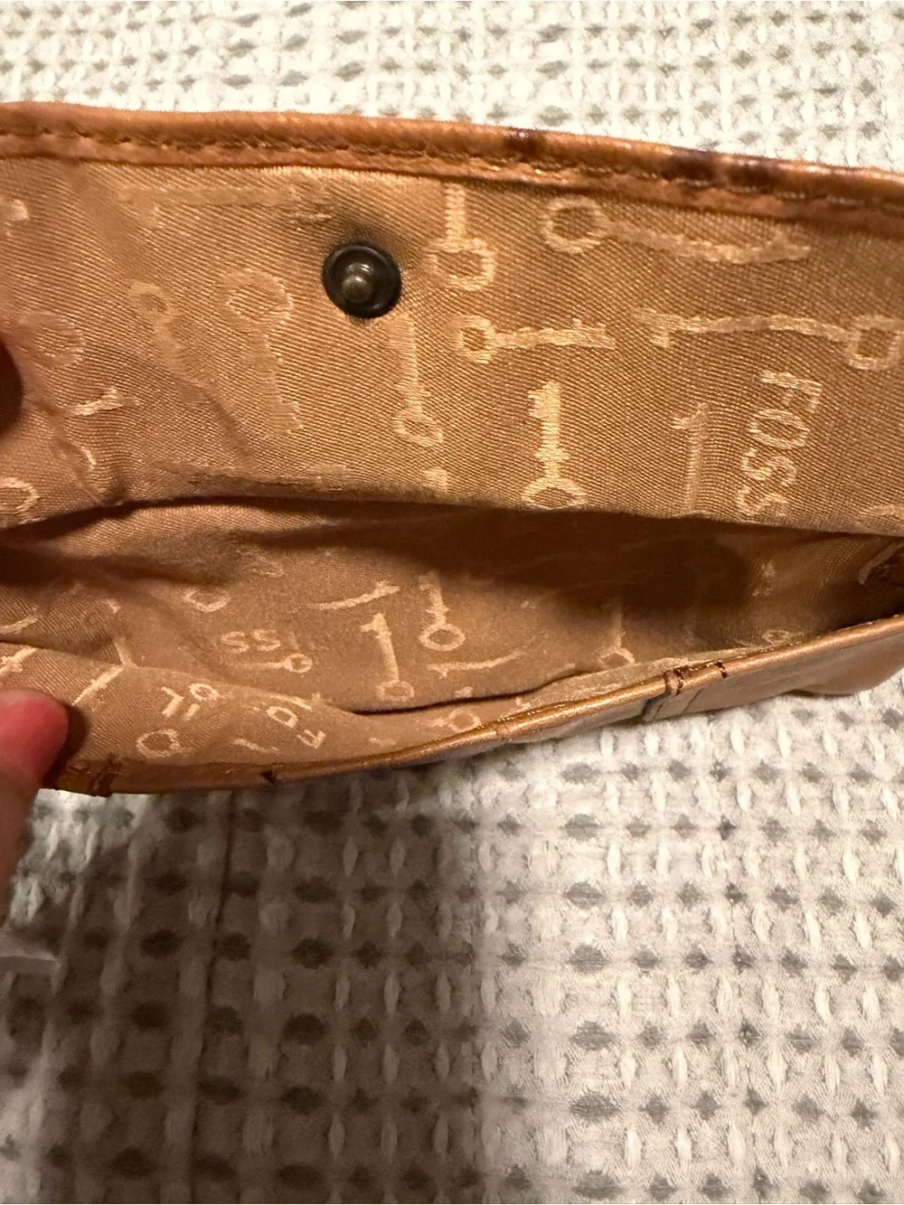 Vintage Fossil Wallet… Neutral Tan color!! Full size, great storage!